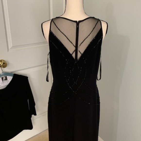 Black Formal Gown - Picture 7 of 11